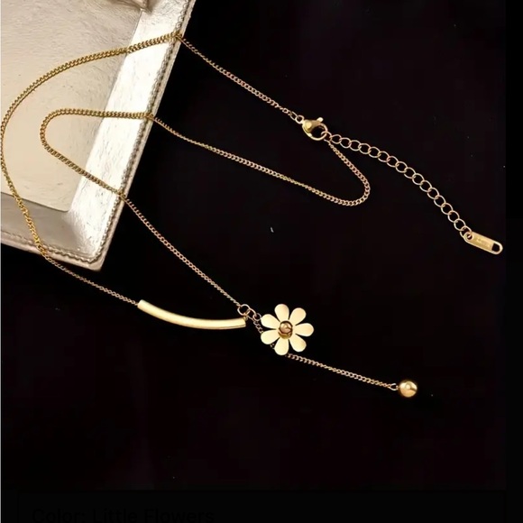 Delicate Boho Little Daisy Floral Bar Dangle Necklace- 18K Gold Plated - Picture 4 of 8